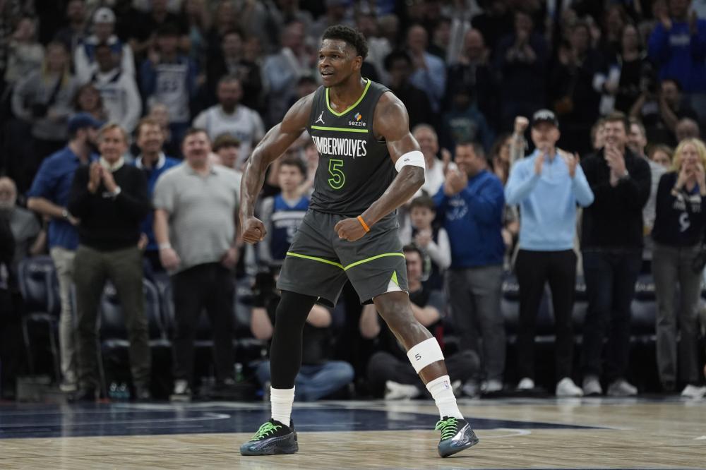 球迷对他此 球迷对他此